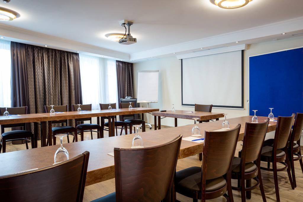 Hotel-Gasthof Hoettl Деггендорф Экстерьер фото